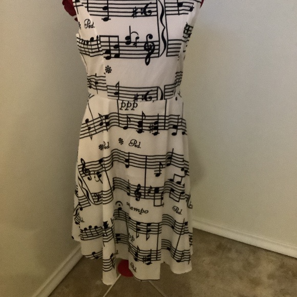 Dress White and Black Music Notes  Music Lovers - Picture 3 of 3